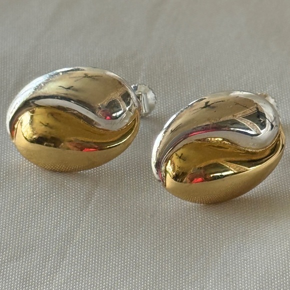 Vintage Two-Tone Gold & Silver Swirl Oval Screw Back Earrings - Picture 5 of 8